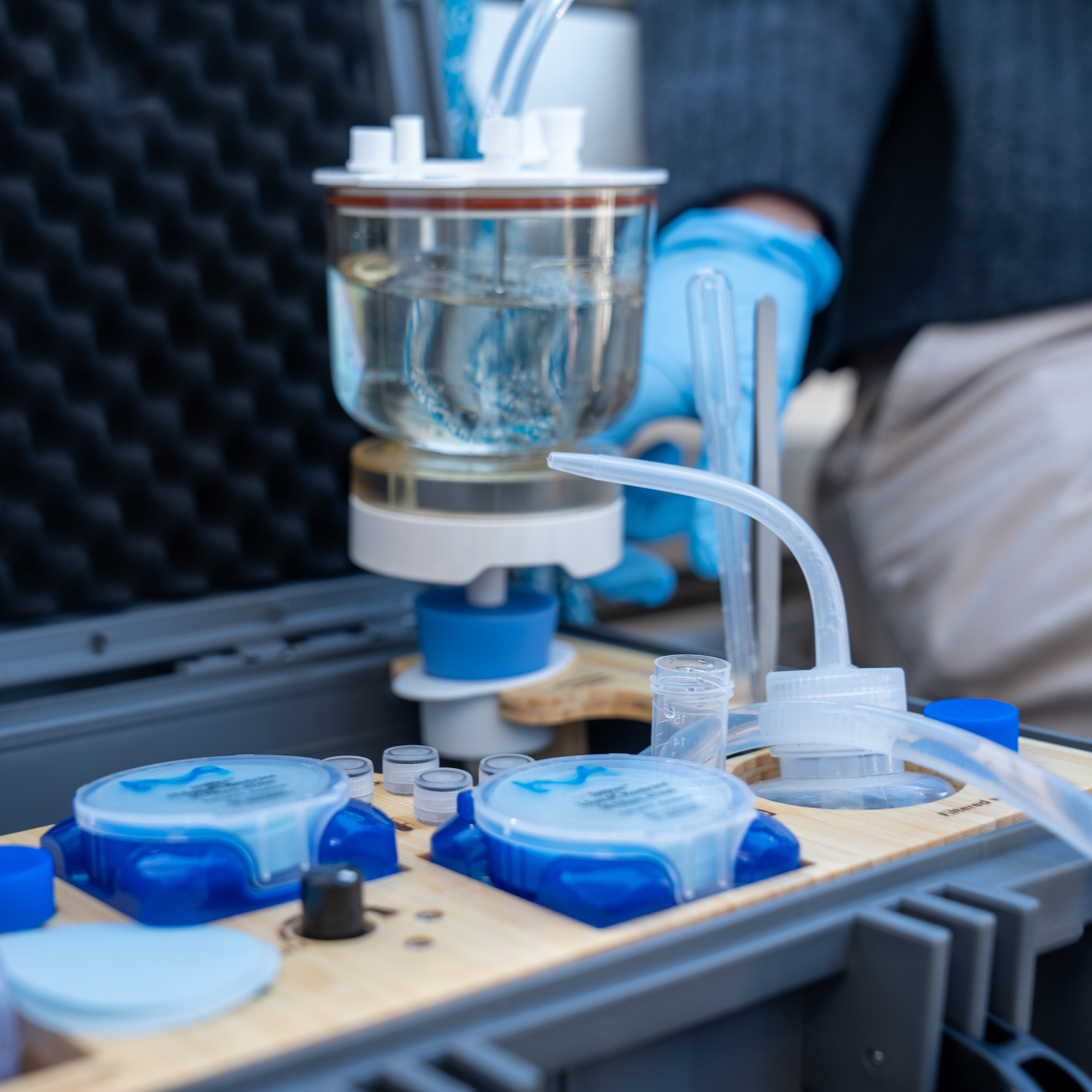 The Lamprey field sampling kit : a protocol for plankton biomass DNA sampling